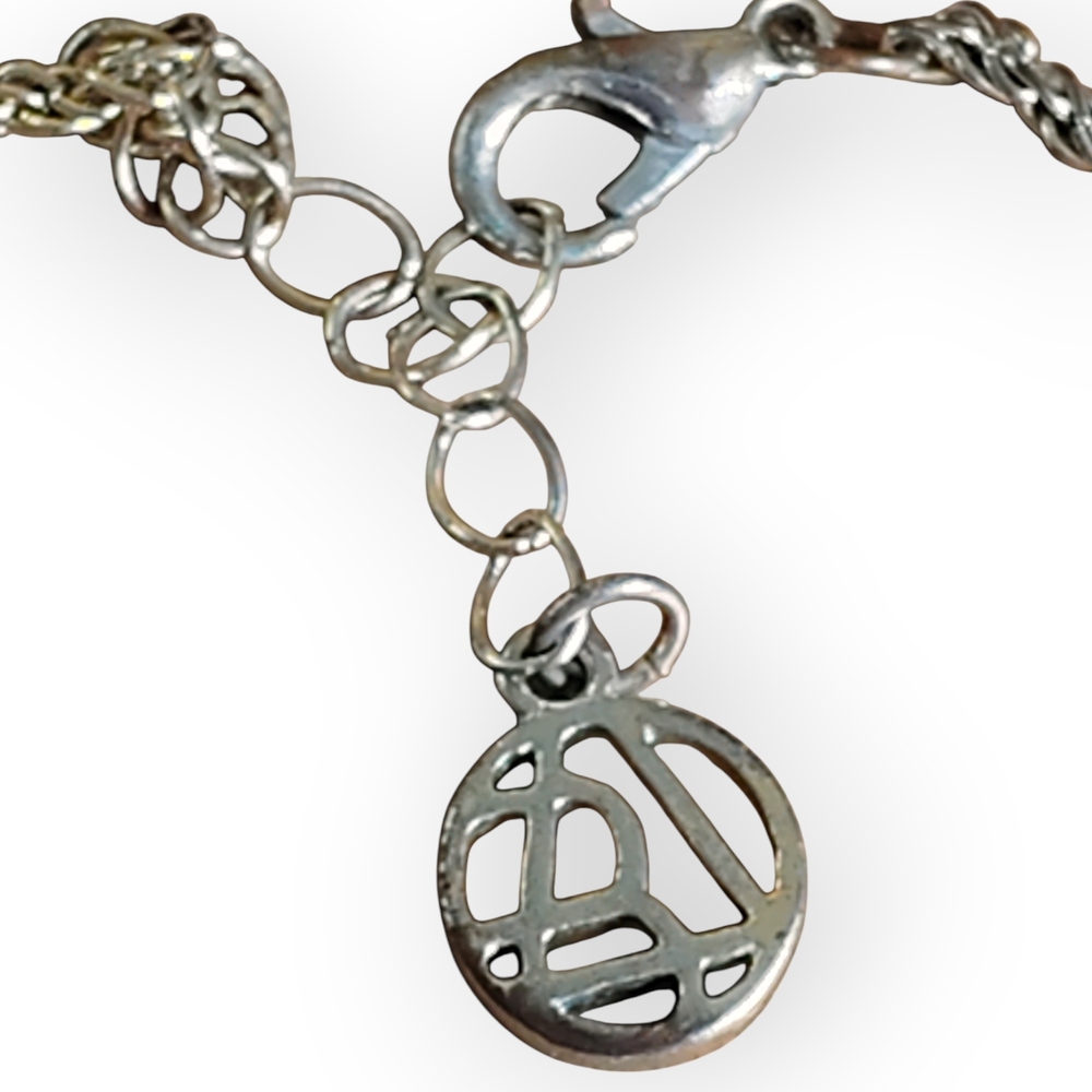 Elegant Silver Pendant Necklace - Picture 2 of 4